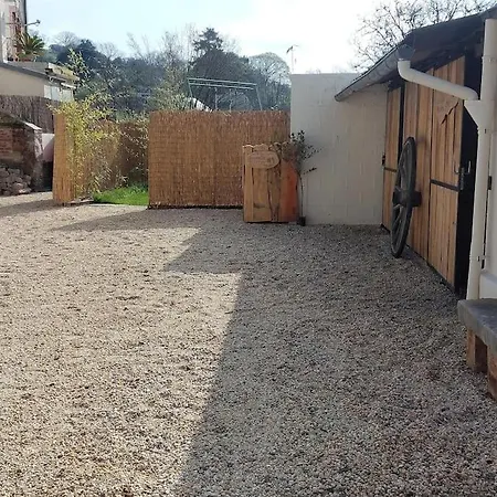 L'aigrette Moderne, Ensoleille Et Bien Place