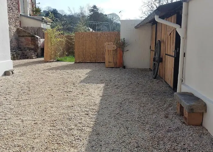 L'aigrette Moderne, Ensoleille Et Bien Place